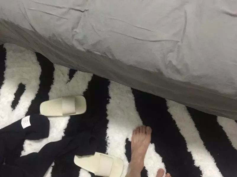 把妹泡妞案例-干完三瓶红酒,主播公司女总裁竟把她家的钥匙给了我