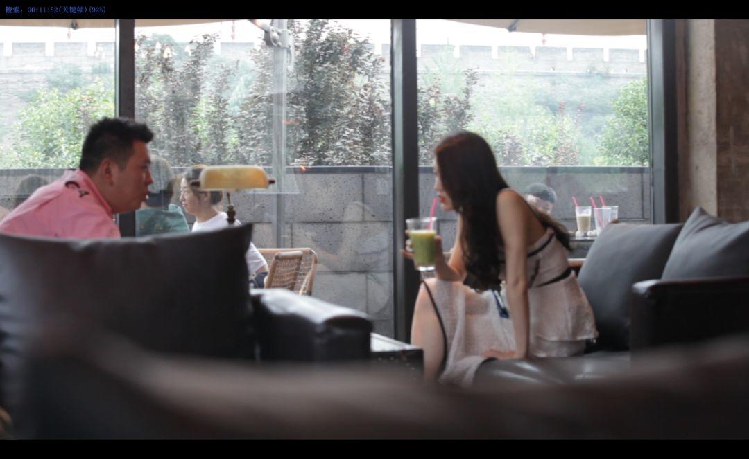 追女生约会实战聊天案例-深夜,混进女友的别墅中,才发现我们才认识不到一天。