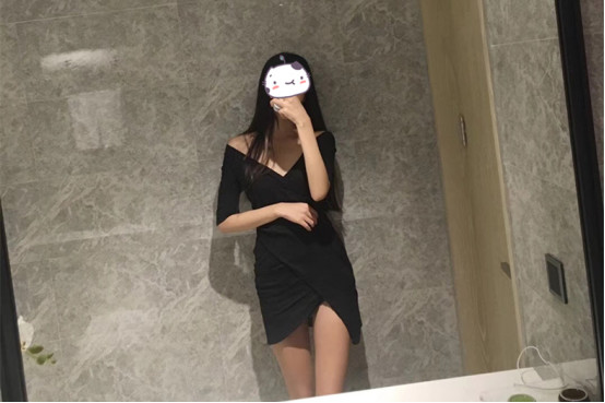 追女生实战聊天案例:在cocopark搭讪的174的长腿模特，半夜敲响了我的房门