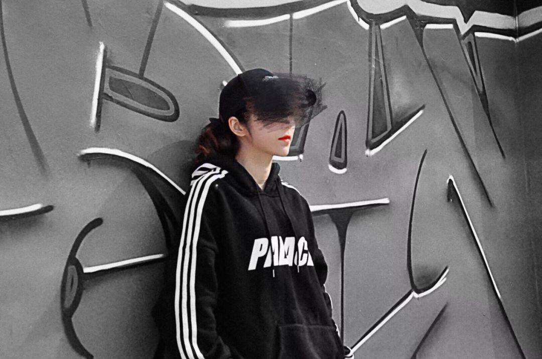 泡妞把妹聊天实战约会案例:这位自由搏击女选手半夜送我回家