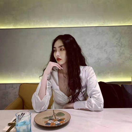 把妹实战聊天案例-杭州俄罗斯混血女：面对22cm的身高落差，白天冷若冰霜，夜里千娇百媚（下）