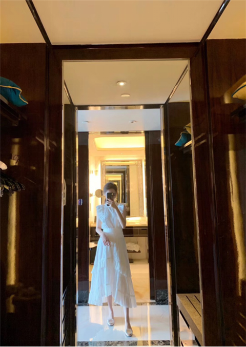 追女生聊天案例-她在探探上问：“你是要和我谈恋爱？还是只是撩撩！”