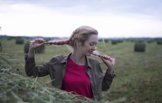 和女朋友聊天话题大全，和女生聊天开场白聊天技巧