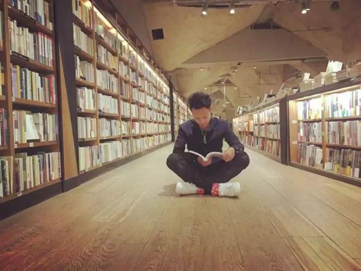 把妹泡妞约会案例-搭讪20岁少女，48小时撩湿，第三天成功啪啪啪