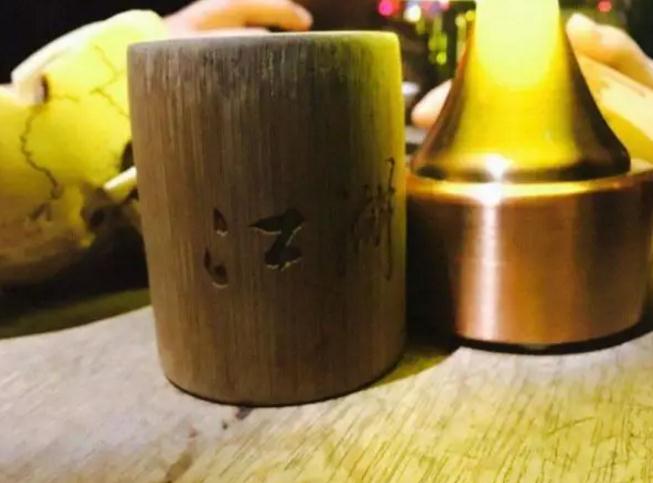 追女生聊天实战恋爱案例：闺蜜满分日记（上）：眼看又搬来一箱酒，谁才是最终的猎物？