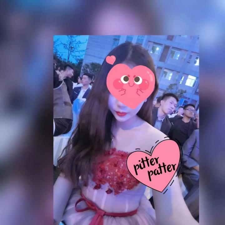 把妹泡妞约会案例-我把“罪恶之手”伸进清纯校花的胸怀