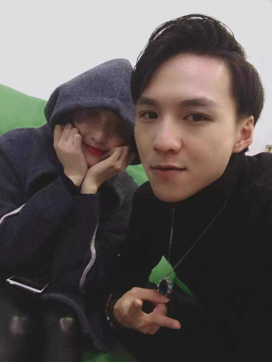 泡妞撩妹实战约会案例-她是家教严格的乖乖女，第一次约会就….