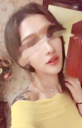 把妹聊天案例-长相惊艳的花臂小姐姐，约会后竟把我扛回了家