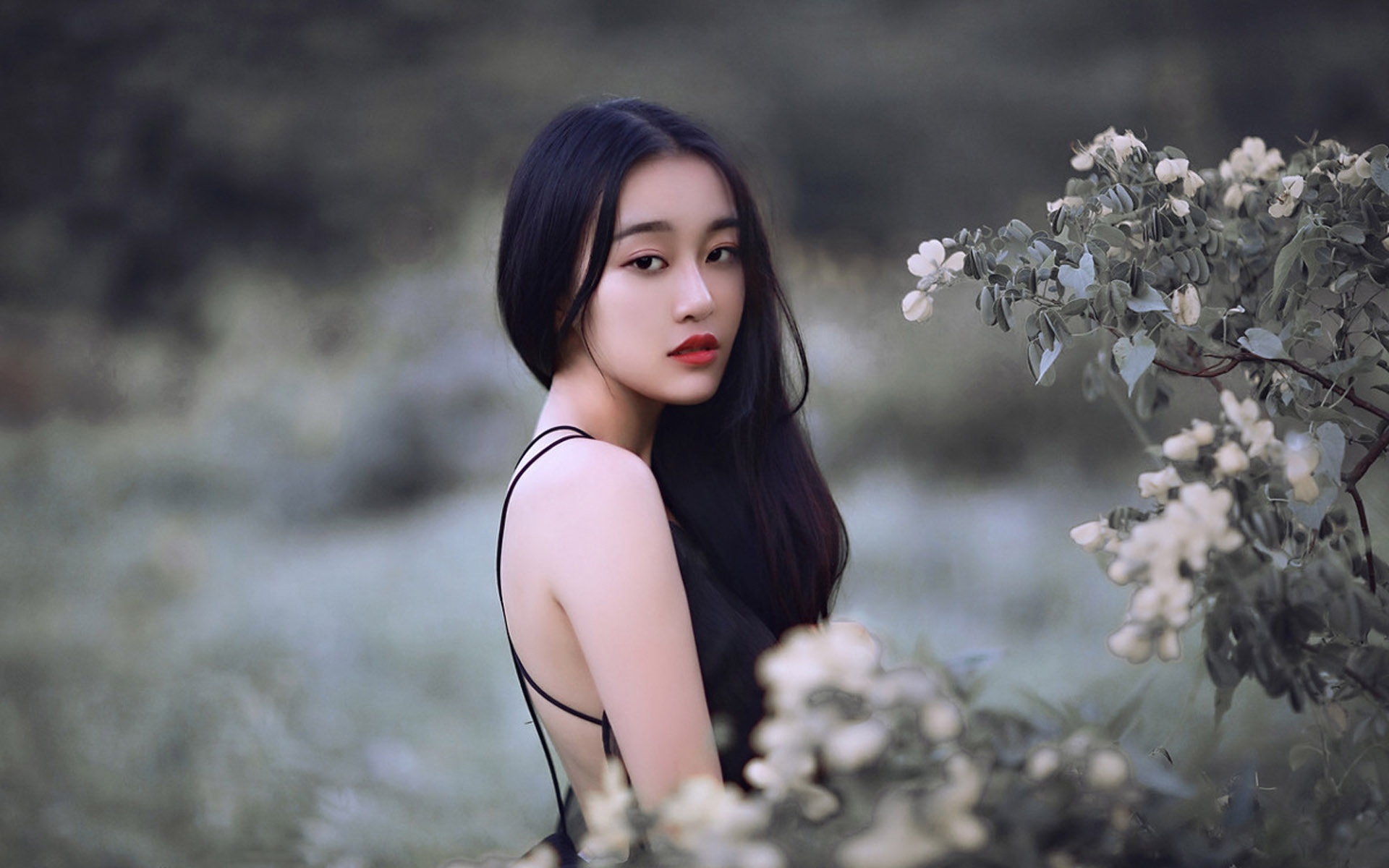 四个实用聊天技巧,深深吸引女生让她为你着迷