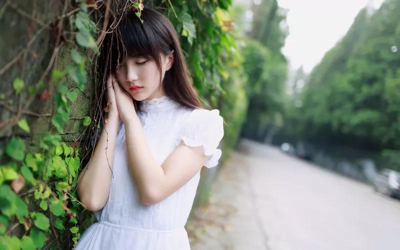 女生暗恋你的表现,中一个恭喜你要脱单了