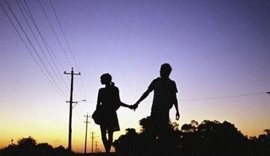 挽回出轨男友的技巧 4招让他回心转意