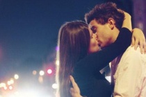 苍山雪旅行时与她第一次约会见面Kiss的美丽恋爱故事-追女生案例