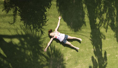 16个聊天幽默技巧追男生 女生主动才能出其不意