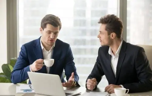 赞美同事的 10 种专业方法