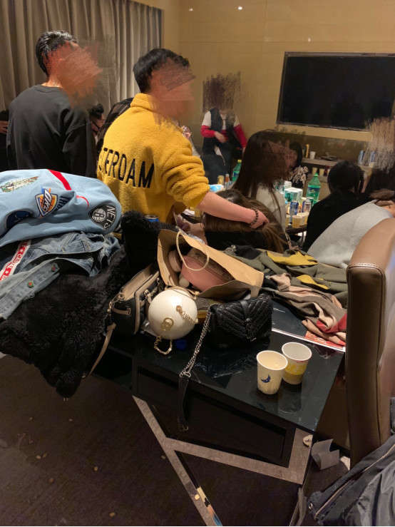 追女生聊天案例-在五星级酒店轰趴后，她在我枕边摇曳到天亮