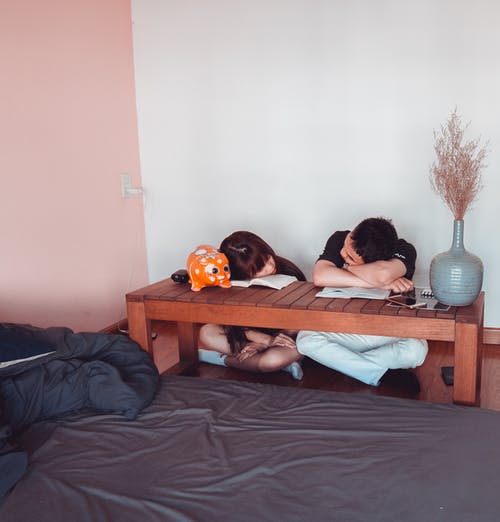 女朋友跟异性暧昧要不要分手-新鲜感丢失