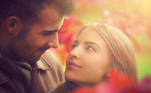 如何判断女人对你是否“有意思/能追到她吗”？