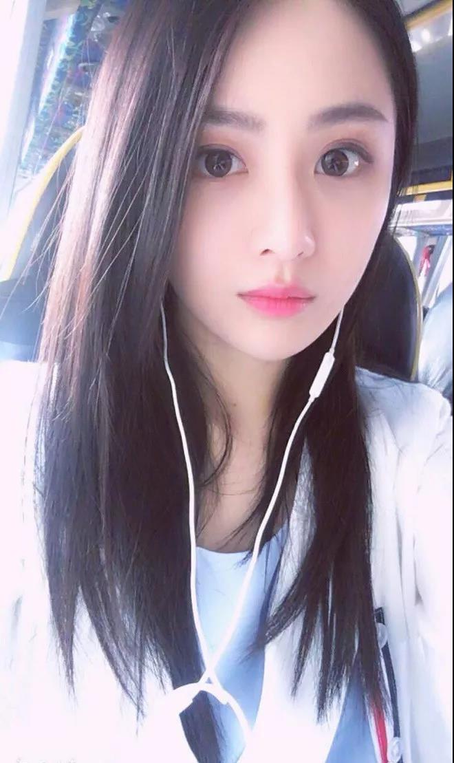 和女生约会牵手技巧_肢体触碰升级关系百分百成功