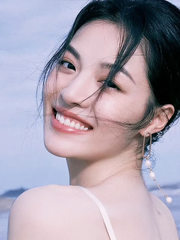 钟楚曦完美身材性感迷人