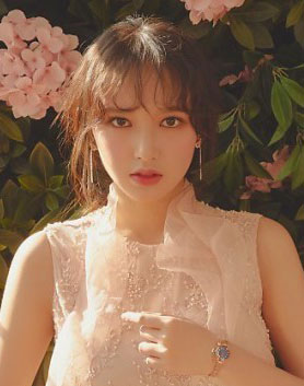 程潇公主裙“美人鱼”坐姿,美到犯规了