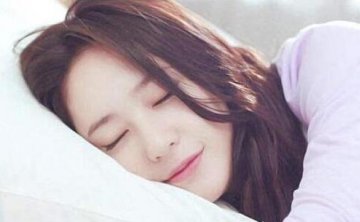 妹子说刚睡醒怎么撩，女生说睡醒了的高情商回复