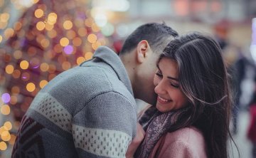 相亲女孩喜欢你的表现，看看她是否对你动心