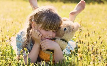 在女生说不舒服的时候，你要怎么去安慰？男生恋爱技巧