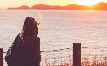 她喜欢你的6种表现，男人恋爱技巧