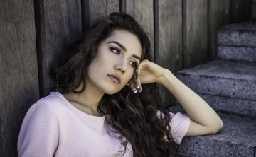 和女朋友聊天话题大全，和女生聊天开场白聊天技巧