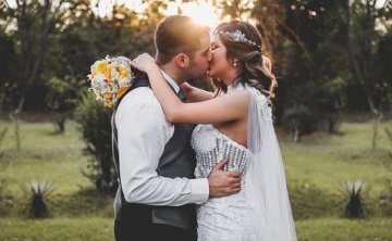 老婆不接我电话也不回我微信怎么办，还能挽回吗？