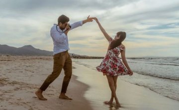 老婆嫌我烦不回我信息怎么办，该怎么挽回她？