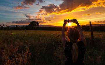 老婆外遇孩子不是我的，老婆出轨离婚孩子归谁？