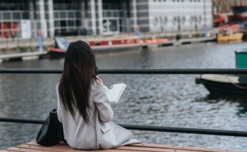 让女生主动对你亲密的做法，约会技巧大全