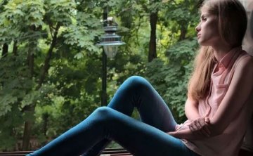 为什么女生主动抱我，我表白却遭到拒绝？应该怎么谈恋爱