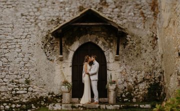 男人男方男生分手后继续暧昧不清是爱我吗？