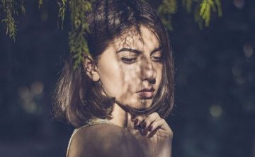 如何表白才能打动她，让女生主动跟你表白