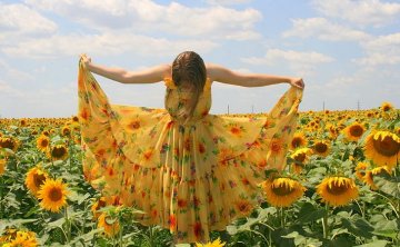 女友长时间不联系我，女朋友不关心我，不经常联系我该怎么挽回？