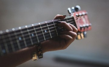 介绍的对象微信不回我怎么办？还要挽回吗？