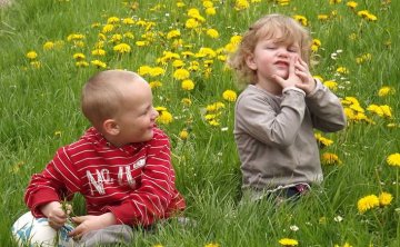 异地恋女友不联系我怎么挽回？异地恋女朋友不主动联系我，教你几个解决办法！