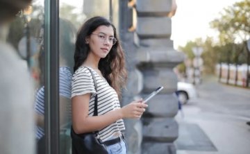 男人还是别太正经了，男人恋爱技巧