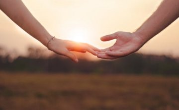 让女生喜欢你的第一步，男人恋爱技巧