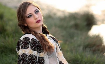 分手后继续暧昧不清女朋友女友是怎么想的？