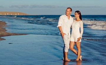 坚决说分手男人VS女人还喜欢我吗？是爱我吗