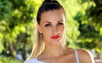 异地男友不见我怎么挽回？异地男友很少主动联系我，该分手吗？