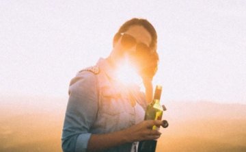 情人分手后不理我怎么挽回？男人不联系你说明什么