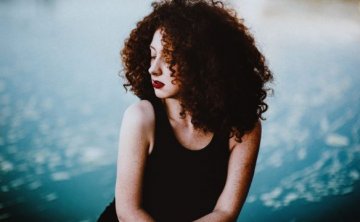 男朋友or前男友分手后生气堵心还喜欢我吗？是爱我吗