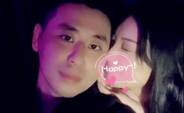 把妹实战约会案例：2女争1男,九眼桥那晚我被长腿小姐姐疯狂kiss