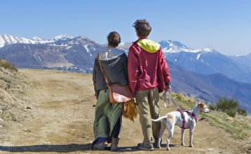 为什么相亲对象总是不主动找我聊天？值得挽回吗？