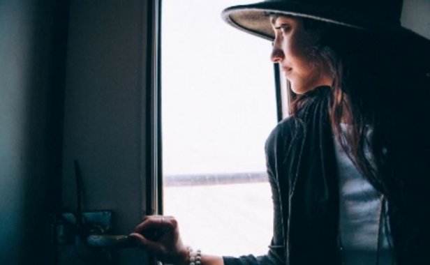 丈夫or妻子劈腿男分手后的心理值得挽回吗?