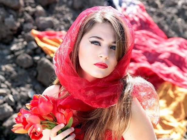 老婆想和我离婚又不见我该怎么办？还能不能挽回？